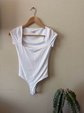Express White Square Neck Short Sleeve Bodysuit